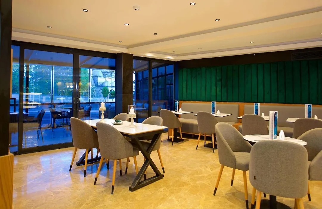 Days Inn by Wyndham Istanbul Arnavutkoy-1